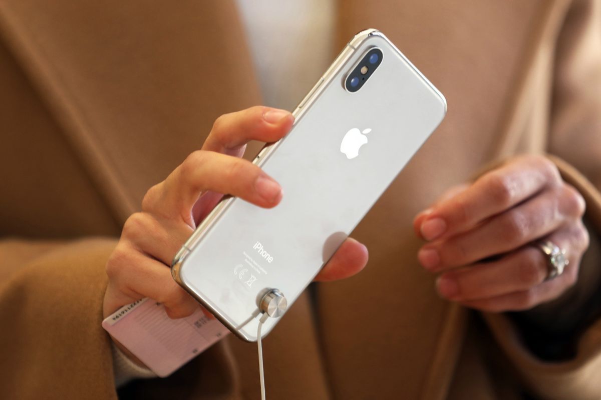 Apple to release three phones: Report