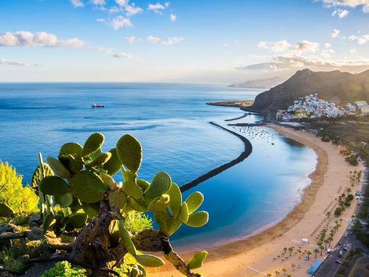 The volcanic isles in the Atlantic delight with their varied landscapes, enticing beaches and year-round sunshine.