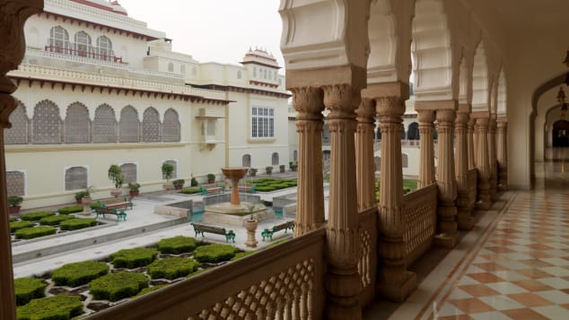 SPIRIT OF INDIA
Live like Rajasthani royalty at this 475-year-old palace hotel.
