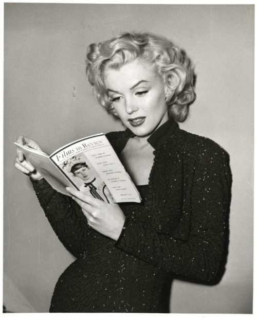 Marilyn Monroe Read 5 Books A day,  Many Of Which Were Written By  Female Authors.