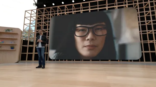 Google Introduces Its New "Google Glass", 10 Years After The First Version Failed To Deliver