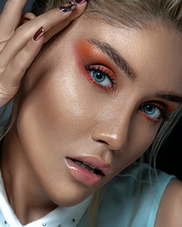 Latest Beauty Trends: Top 10 Contour Sticks for a Flawless Look – How to Pick the Perfect One?