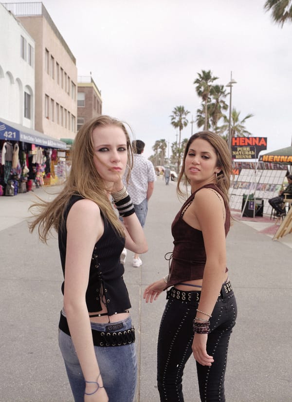 These 2000s Fashion Trends Are Making A Comeback In 2025