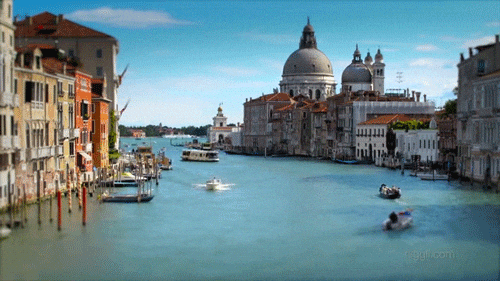 Couple’s Luxury Trip to Venice Goes Wrong: Arrested for Swimming in the Canal